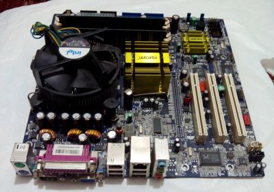Лот: 4629071. Фото: 1. Foxconn 915M07C-GL-6ELS LGA775... Материнские платы