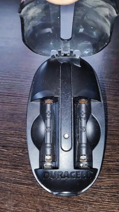 Лот: 23232279. Фото: 1. Зарядное устройство Duracell CEF... Зарядные устройства, блоки питания для бытовой техники