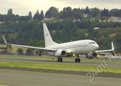 Лот: 562595. Фото: 1. Сборная модель C-40C “American... Авиамоделизм