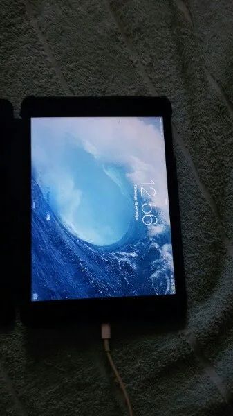 Лот: 6274077. Фото: 1. Ipad mini 32g black 4G. Смартфоны