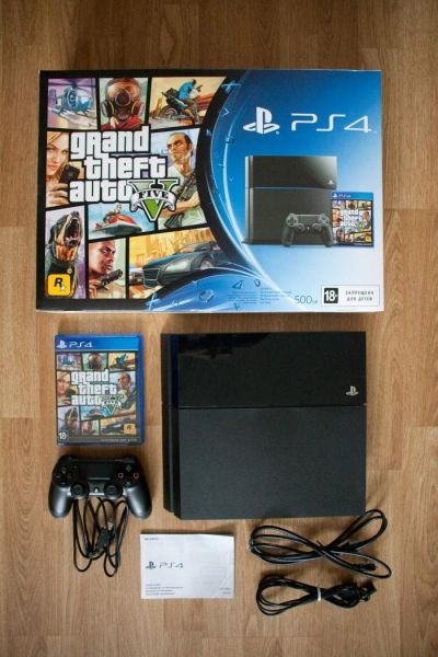 Лот: 6837041. Фото: 1. Sony PlayStation 4 (500 GB), GTA... Игровые приставки, консоли