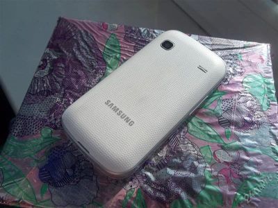 Лот: 1643844. Фото: 1. Samsung S5660 Galaxy Gio. Кнопочные мобильные телефоны