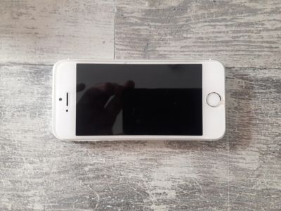 Лот: 13711472. Фото: 1. Продаю Apple iphone 5s 16gb белый. Смартфоны