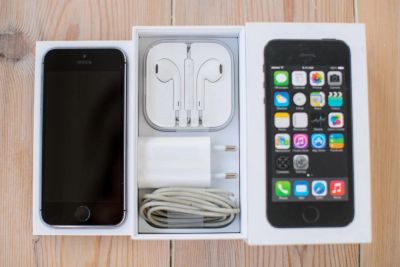 Лот: 8754332. Фото: 1. Смартфон Apple iPhone 5S, 32Gb... Смартфоны