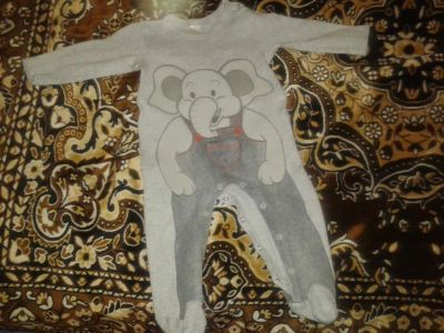 Лот: 5354569. Фото: 1. Комбинезончик со слоником на 6-12... Костюмы, пиджаки, комбинезоны