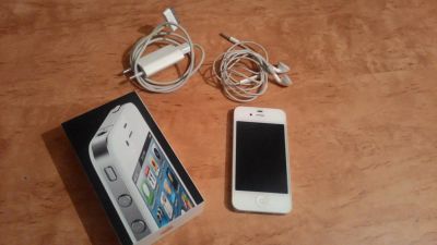 Лот: 5024332. Фото: 1. Apple iPhone 4 8Gb (Белый) в отличном... Смартфоны