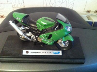 Лот: 6310877. Фото: 1. Модель Kawasaki с рубля. Автомоделизм
