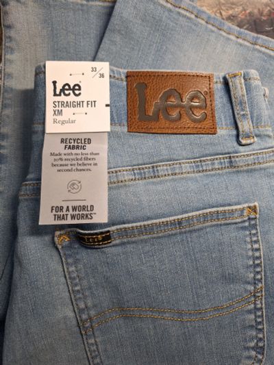 Лот: 24401368. Фото: 1. Мужские джинсы Lee Straight Fit... Брюки, джинсы, шорты