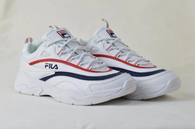 Лот: 16844155. Фото: 1. Кроссовки женские FILA Ray Low... Кеды, кроссовки, слипоны