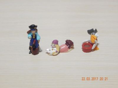 Лот: 6823584. Фото: 1. Киндер сюрприз - монстры и пираты. Игрушки