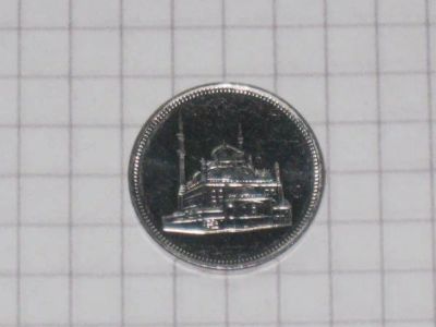Лот: 4123838. Фото: 1. Египет. 10 пиастров. 2008г. Африка