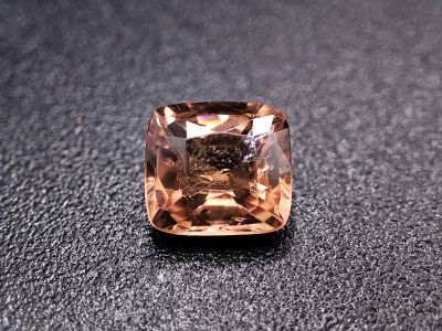 Лот: 20844537. Фото: 1. 0.64 ct. Шпинель розово-оранжевая... Драгоценные и поделочные камни