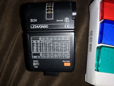 Лот: 16974558. Фото: 1. Вспышка Unomat b24 (LZ24/GN80). Вспышки, осветители, рассеиватели