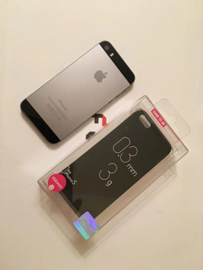 Лот: 7347562. Фото: 1. iPhone 5s 64 Gb, цвет "space grey... Смартфоны