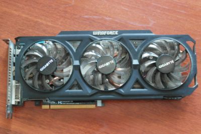 Лот: 10905801. Фото: 1. Продам Radeon R9 280X Gigabyte. Видеокарты