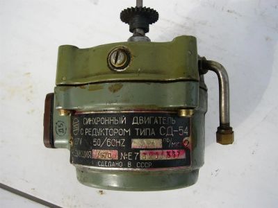 Лот: 3941634. Фото: 1. Синхронный двигатель с редуктором... Электродвигатели