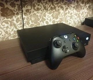 Лот: 16349821. Фото: 1. Приставка Xbox one. Игры для консолей