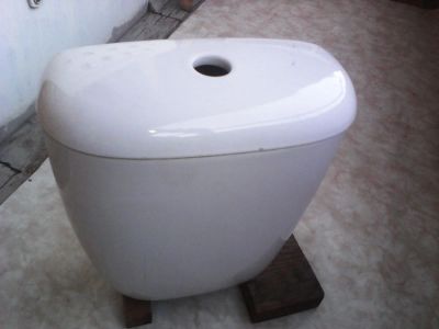 Лот: 8113763. Фото: 1. Бачок для унитаза, с крышкой. Унитазы, биде