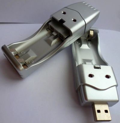 Лот: 3569976. Фото: 1. USB Зарядное устройство для аккумуляторов... Зарядные устройства, блоки питания для бытовой техники