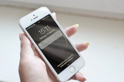 Лот: 11922217. Фото: 1. iPhone SE 32гб (до конца недели... Смартфоны