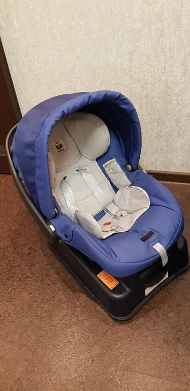 Лот: 14936186. Фото: 1. Автолюлька Peg Perego с базой. Детские автокресла