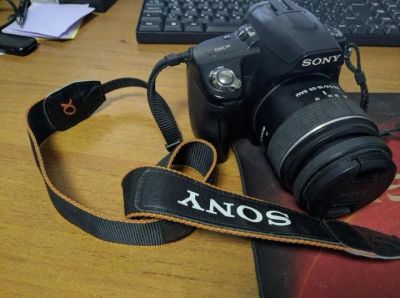Лот: 15640236. Фото: 1. Зеркальный фотоаппарат Sony Alpha... Цифровые зеркальные