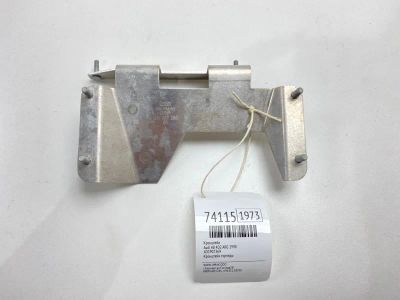 Лот: 21112031. Фото: 1. Кронштейн Audi A8 1998 4D1907369... Кузов
