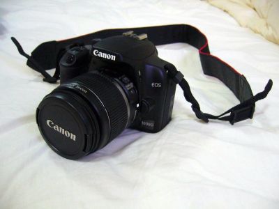 Лот: 4361547. Фото: 1. Canon EOS 1000D kit. Цифровые зеркальные
