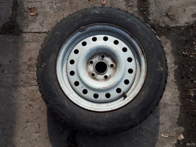 Лот: 13471517. Фото: 1. Одно колесо на Волгу запаска на... Шины