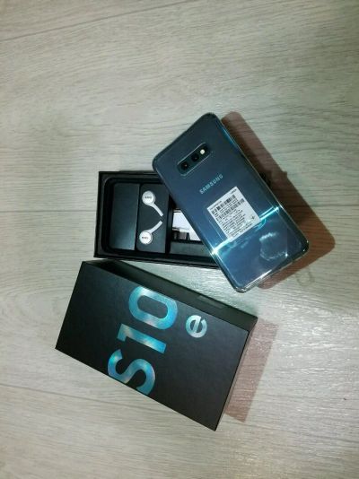 Лот: 14837397. Фото: 1. Samsung galaxy s10e. Смартфоны