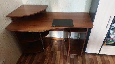 Лот: 14473012. Фото: 1. Компьютерный стол. Компьютерные и письменные столы