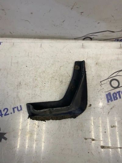 Лот: 21713339. Фото: 1. брызговик Nissan Almera N16. Двигатель и элементы двигателя
