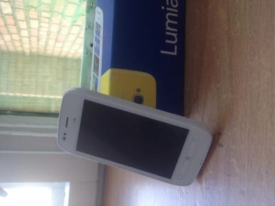 Лот: 4271101. Фото: 1. Nokia lumia 710 white. Смартфоны
