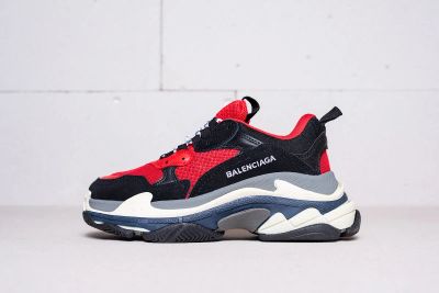 Лот: 13446182. Фото: 1. Продам кроссовки Balenciaga Triple... Кеды, кроссовки, слипоны