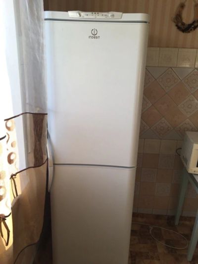 Лот: 12126818. Фото: 1. Холодильник Indesit C236g. Холодильники, морозильные камеры