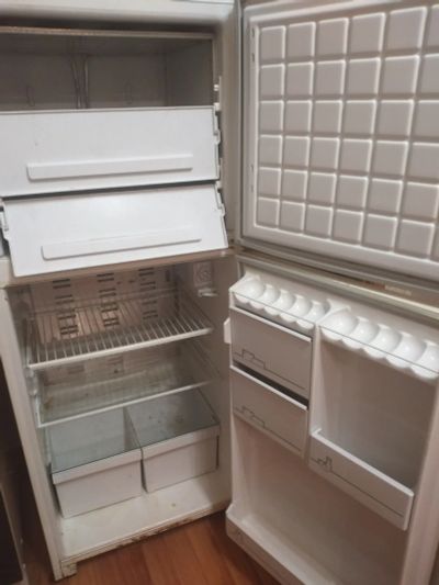 Лот: 17556844. Фото: 1. Холодильник Бирюса. Холодильники, морозильные камеры