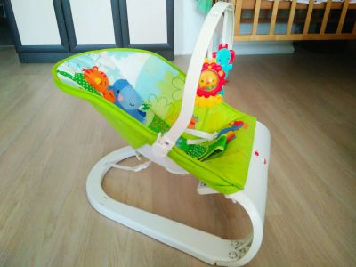 Лот: 12993300. Фото: 1. Кресло-качалка Fisher-Price. Ходунки, прыгунки, качели