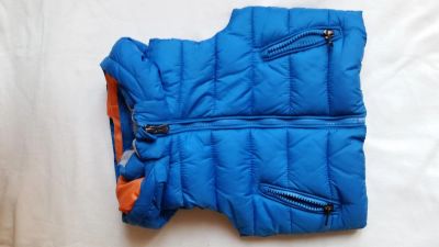 Лот: 5408834. Фото: 1. Жилет Zara на мальчика 6-9 мес... Верхняя одежда