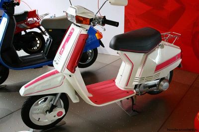 Лот: 4339121. Фото: 1. Мопед.мокик.скутер Honda EVE pax... Мотороллеры, мопеды