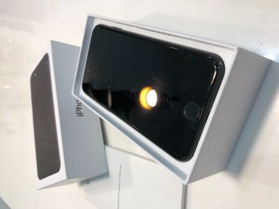 Лот: 12181600. Фото: 1. iPhone 7 32Gb black. Смартфоны