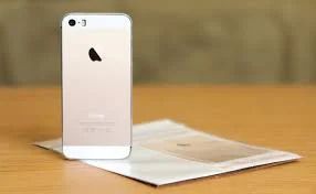 Лот: 8768730. Фото: 1. iPhone 5s gold 32. Смартфоны