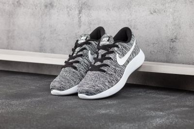 Лот: 10119676. Фото: 1. Nike LunarEpic Low Flyknit F. Кеды, кроссовки, слипоны