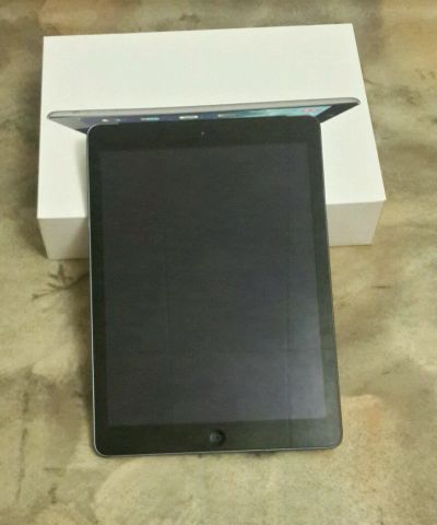 Лот: 9420545. Фото: 1. Ipad air 64 гб wi-fi + cellular. Планшеты