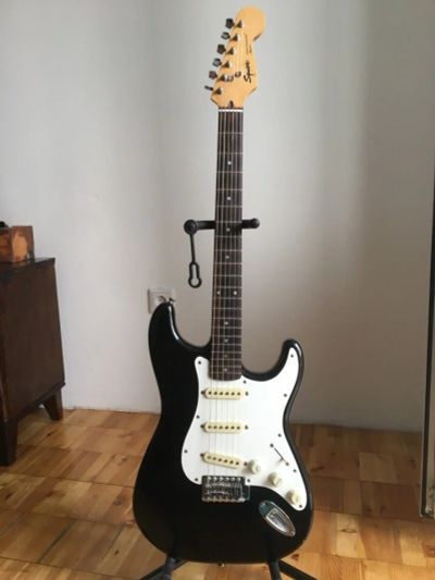 Лот: 14923623. Фото: 1. Fender Stratocaster Korea Squire. Гитары