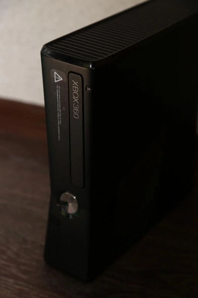 Лот: 3889408. Фото: 1. XBOX 360 Freeboot 250 GB + 2 геймпада... Игровые приставки, консоли