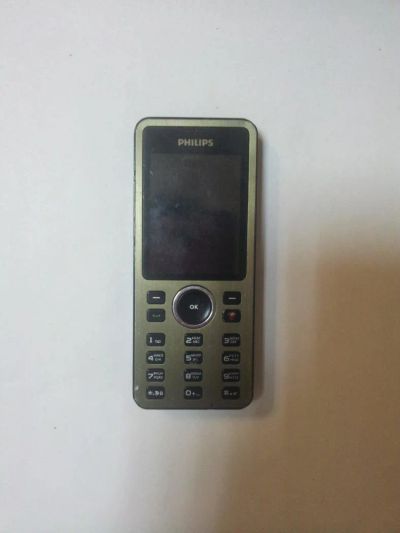 Лот: 8439638. Фото: 1. №127 . Телефон Philips Xenium... Кнопочные мобильные телефоны