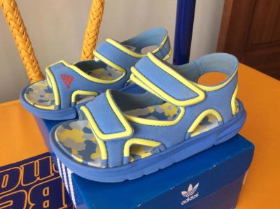 Лот: 9291517. Фото: 1. Сандалии adidas размер 27. Сандалии