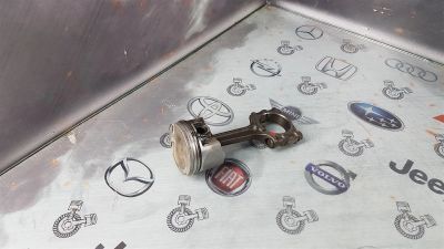 Лот: 23586730. Фото: 1. Шатун Mazda 323 ZM-DE B61K-11-210D... Двигатель и элементы двигателя