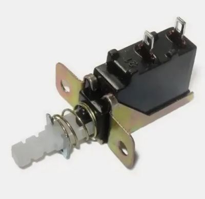 Лот: 20923167. Фото: 1. Кнопка SW-3 5A/40A250V 22212. Реле, тумблеры, переключатели