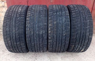 Лот: 3071126. Фото: 1. Зимняя резина 225 45 R17 DUNLOP. Шины